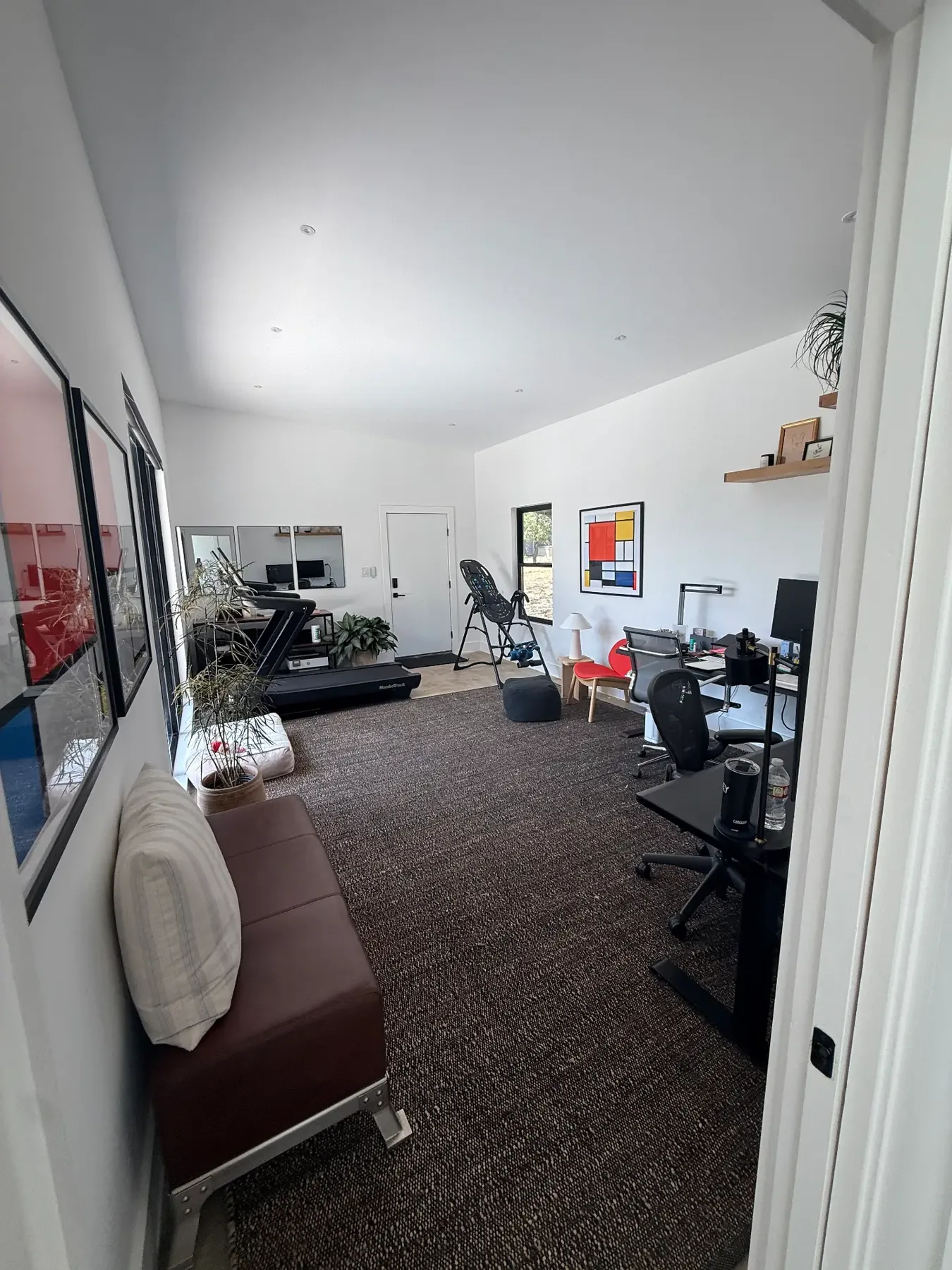 Detached flex room finished as a quiet interior space